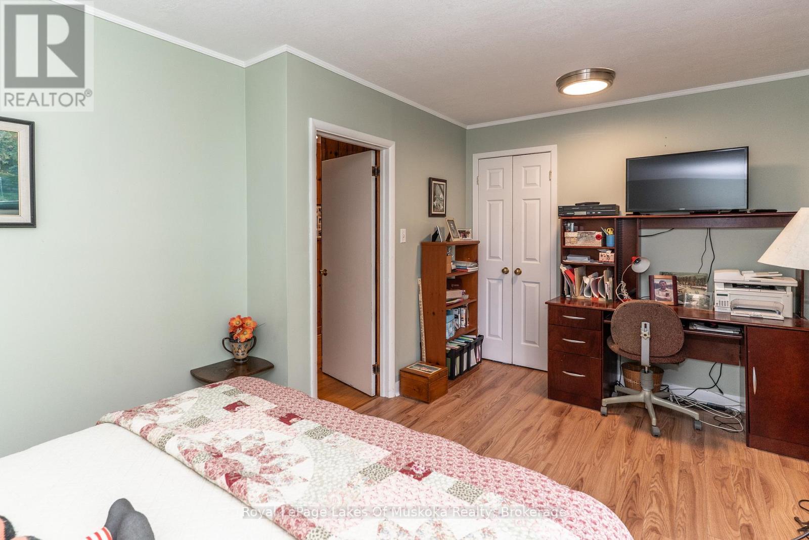 












555 SARAH STREET N

,
Gravenhurst (Muskoka (S)),




Ontario
P1P1E9

