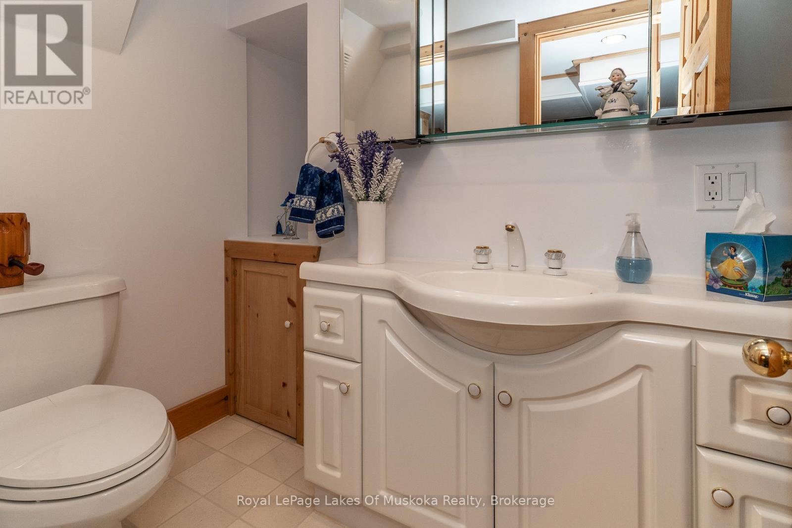 












555 SARAH STREET N

,
Gravenhurst (Muskoka (S)),




Ontario
P1P1E9

