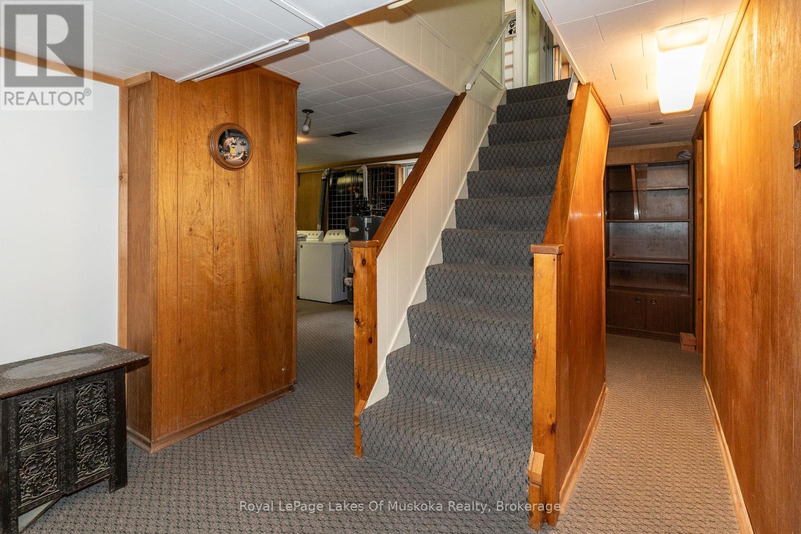 












555 SARAH STREET N

,
Gravenhurst (Muskoka (S)),




Ontario
P1P1E9

