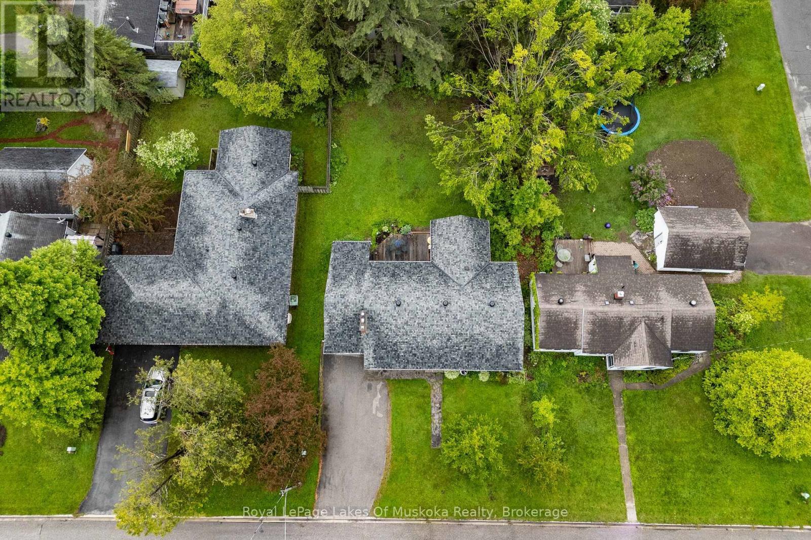 












555 SARAH STREET N

,
Gravenhurst (Muskoka (S)),




Ontario
P1P1E9

