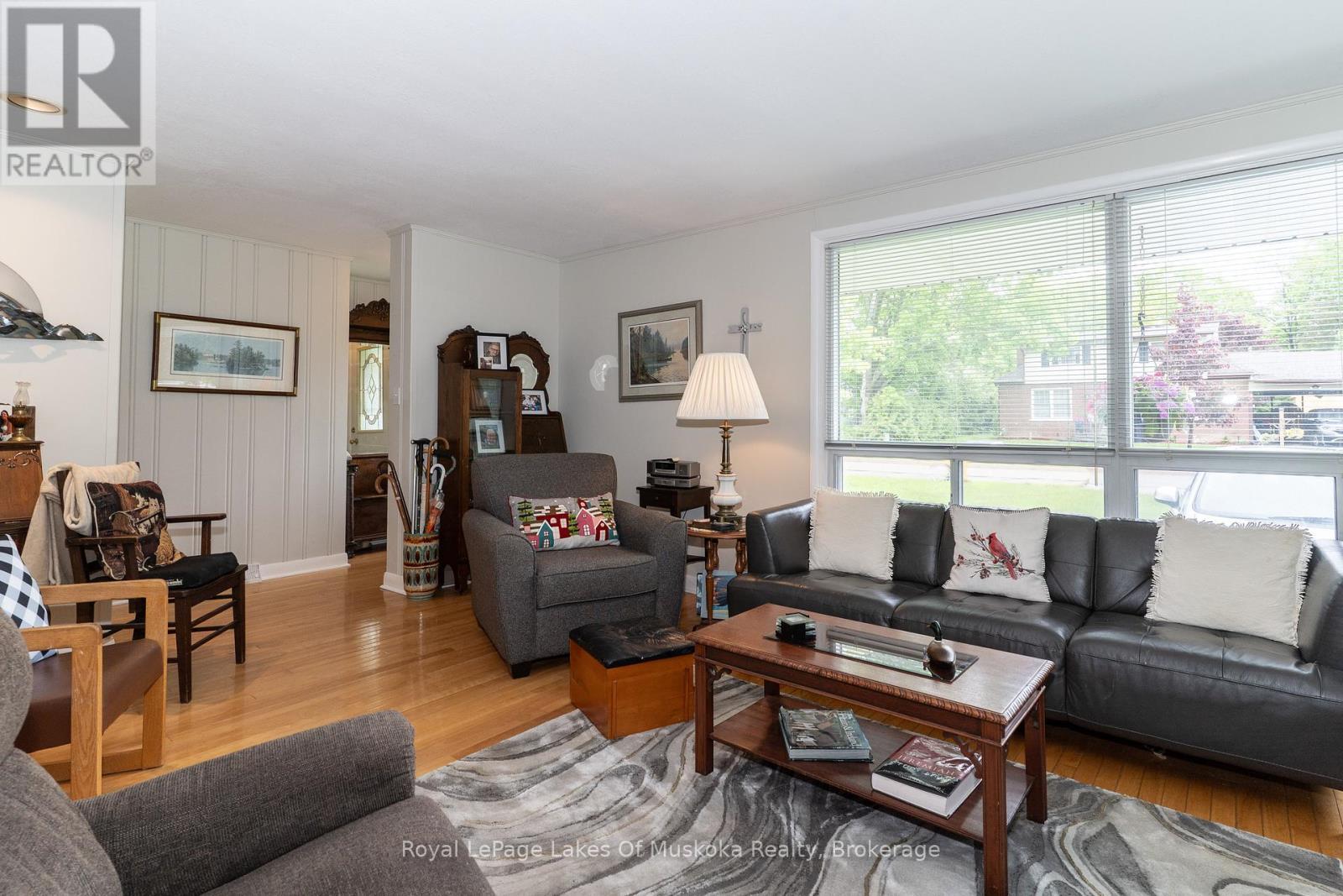 












555 SARAH STREET N

,
Gravenhurst (Muskoka (S)),




Ontario
P1P1E9

