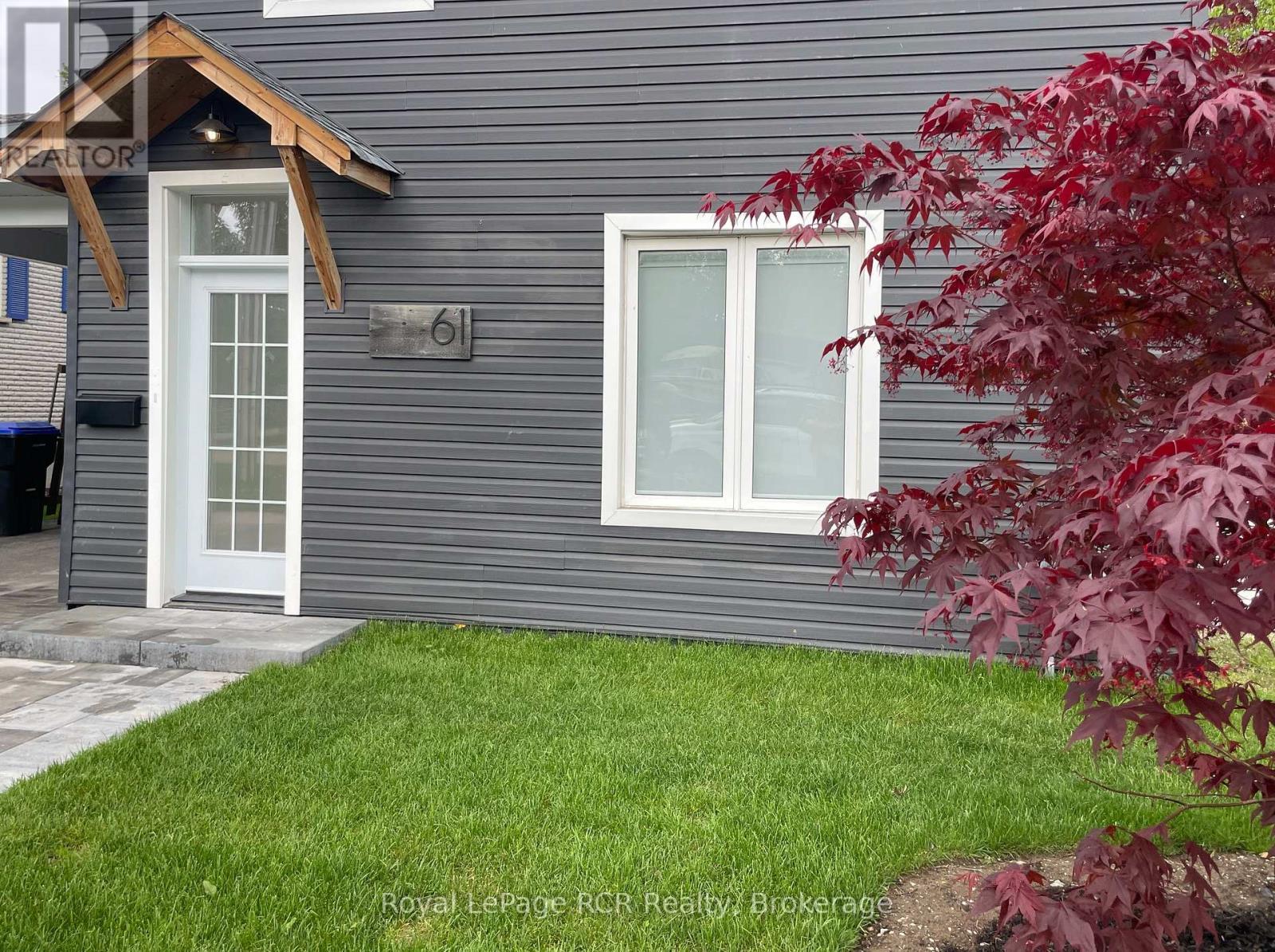 












- 1 - 61 CEDAR STREET

,
Collingwood,




Ontario
L9Y3A4

