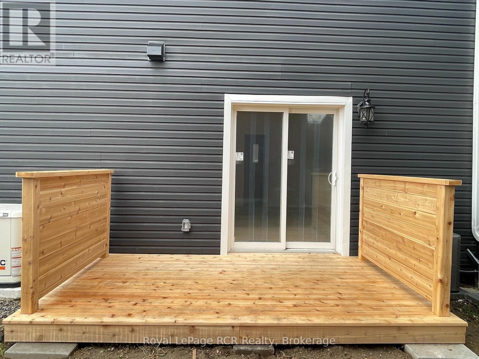 












- 1 - 61 CEDAR STREET

,
Collingwood,




Ontario
L9Y3A4


