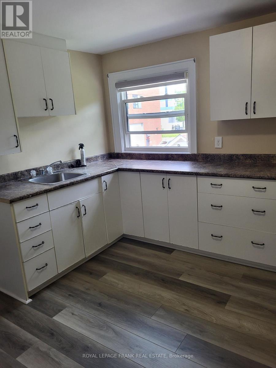 












168 ARTHUR STREET

,
Oshawa (Central),




Ontario
L1H1N3

