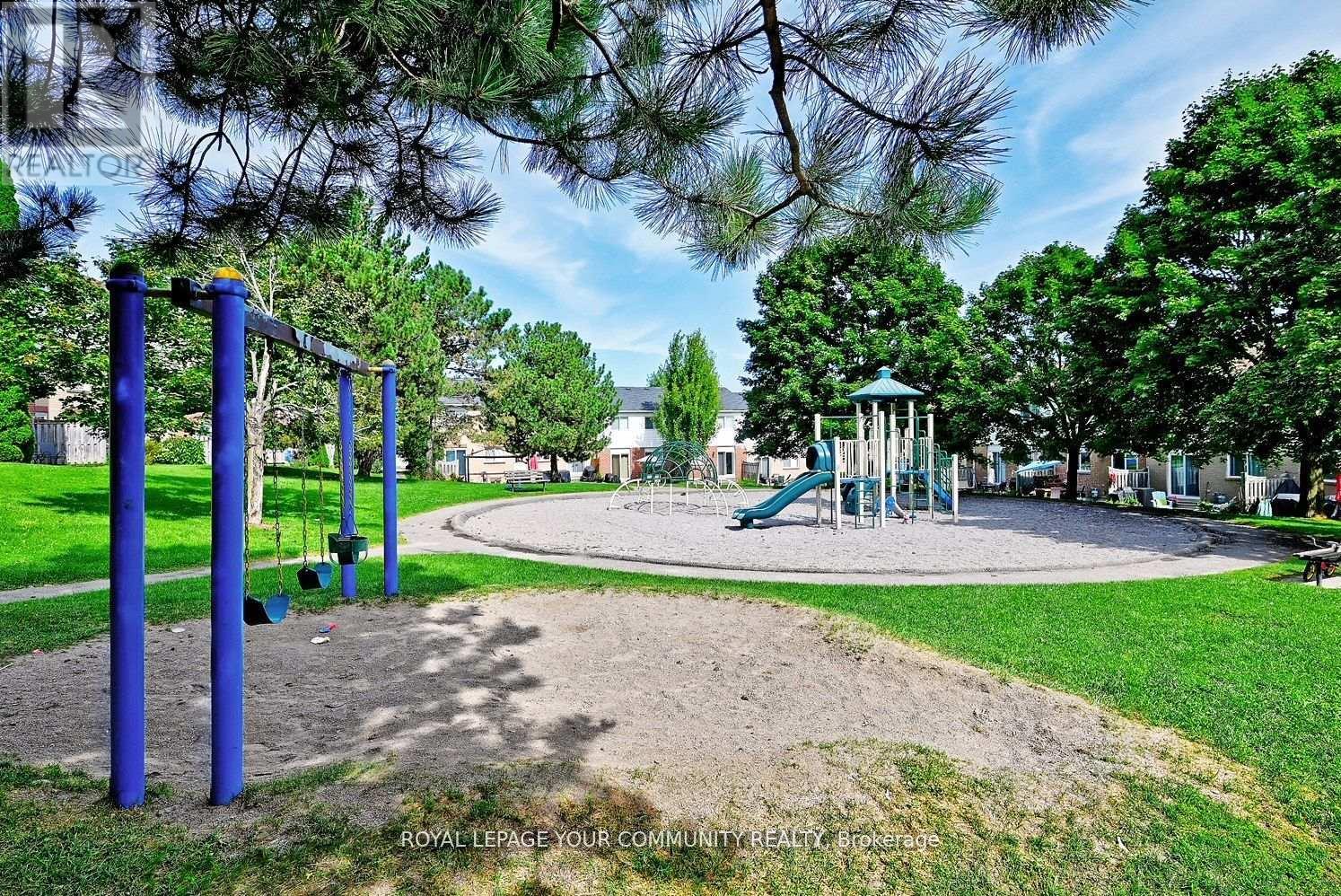 












304 MACIVER BOULEVARD

,
Newmarket,




Ontario
L3X1Y4


