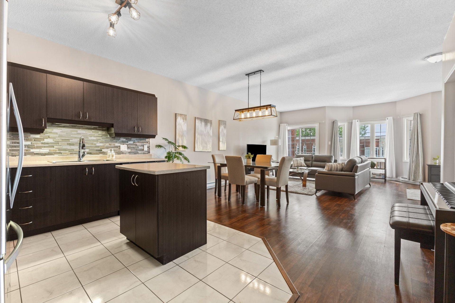 









817


Boul. de la Cité

, 3,
Gatineau (Gatineau),




QC
J8R0G2

