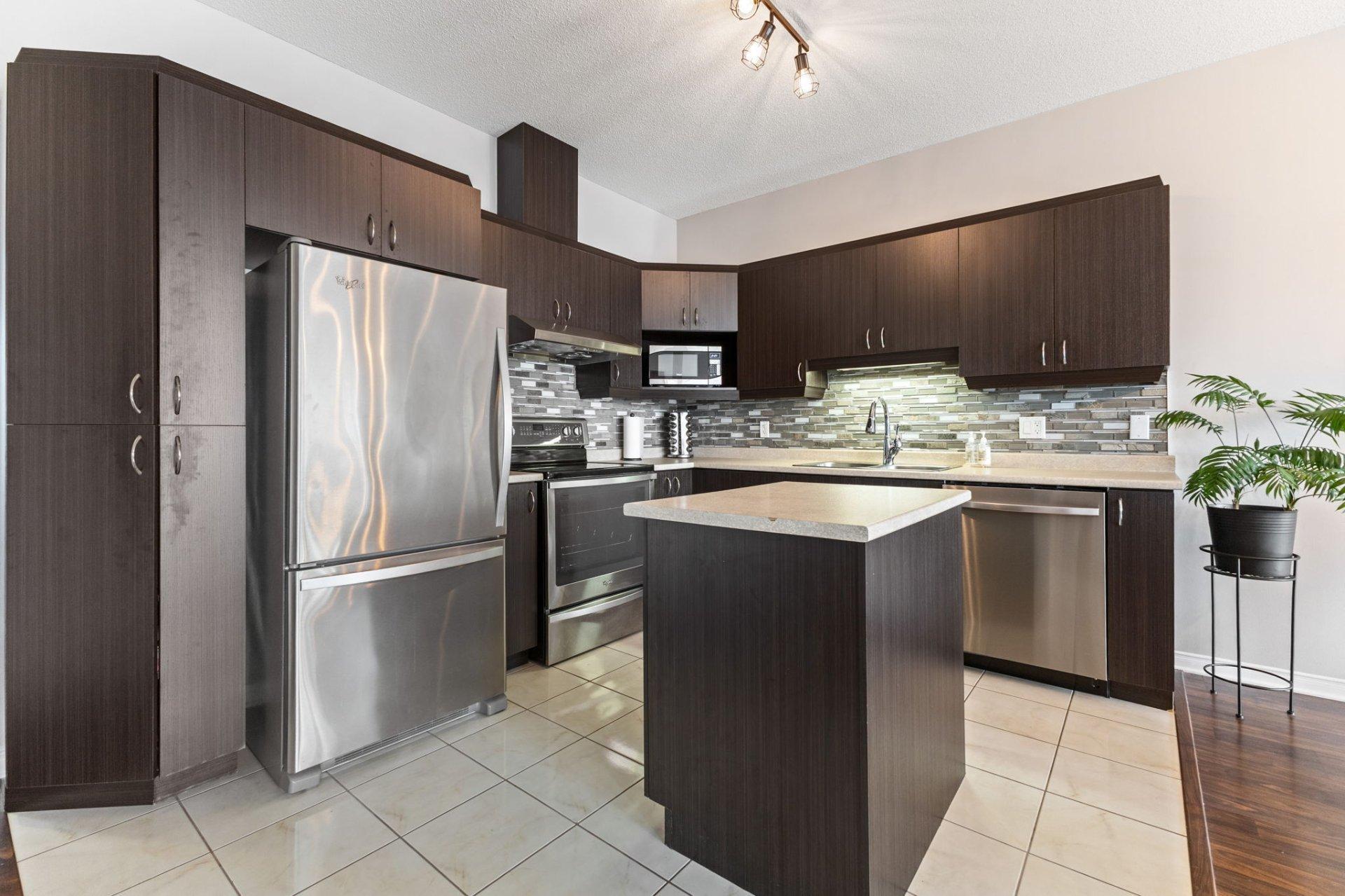 









817


Boul. de la Cité

, 3,
Gatineau (Gatineau),




QC
J8R0G2

