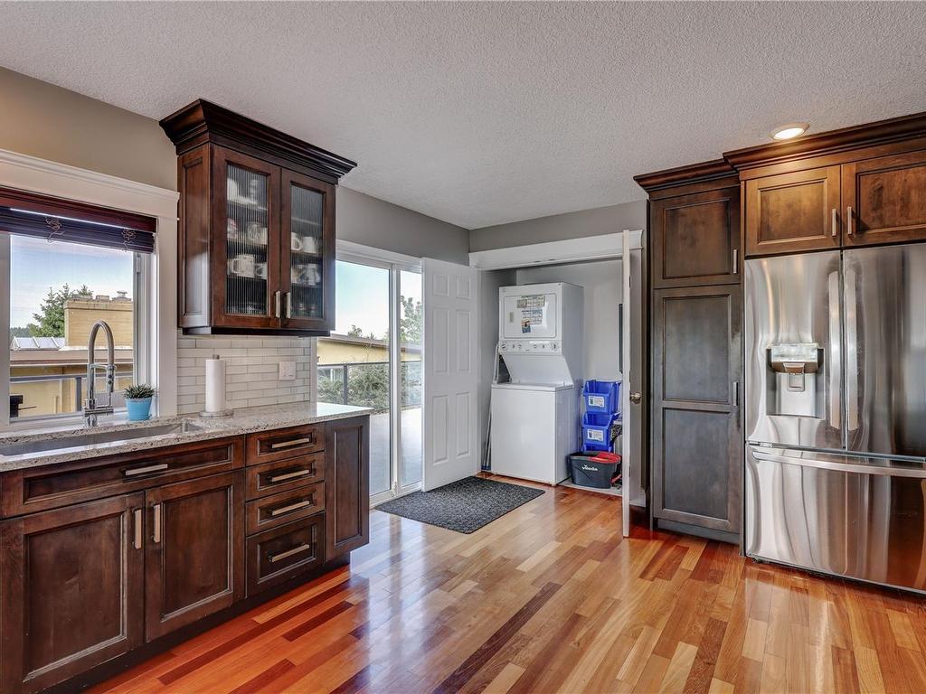 









985


Malaspina

Cres,
Nanaimo,




BC
V9S 2Z9

