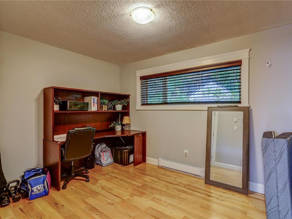 









985


Malaspina

Cres,
Nanaimo,




BC
V9S 2Z9

