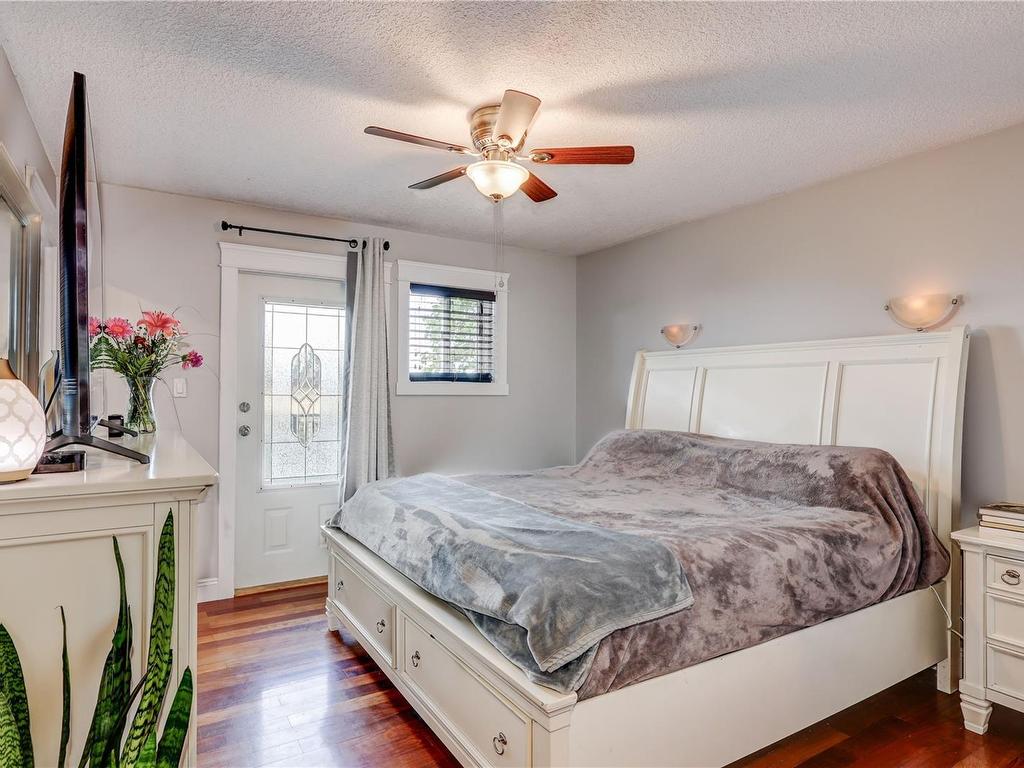 









985


Malaspina

Cres,
Nanaimo,




BC
V9S 2Z9

