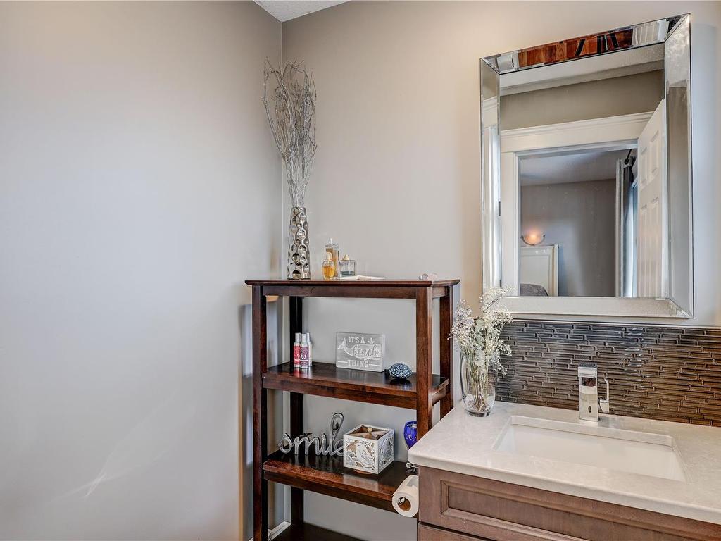 









985


Malaspina

Cres,
Nanaimo,




BC
V9S 2Z9

