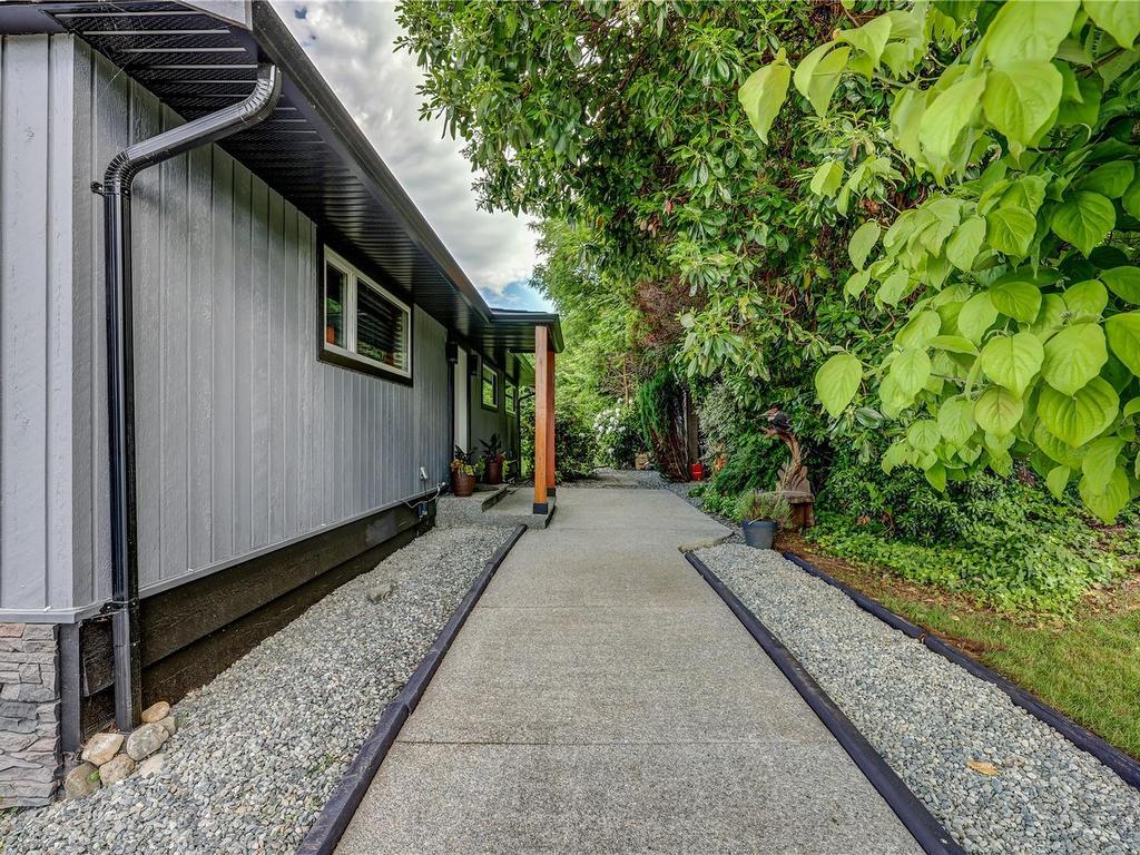 









985


Malaspina

Cres,
Nanaimo,




BC
V9S 2Z9

