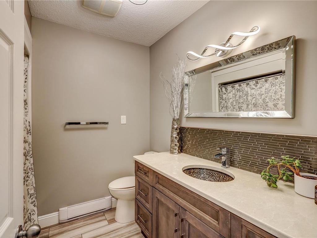 









985


Malaspina

Cres,
Nanaimo,




BC
V9S 2Z9

