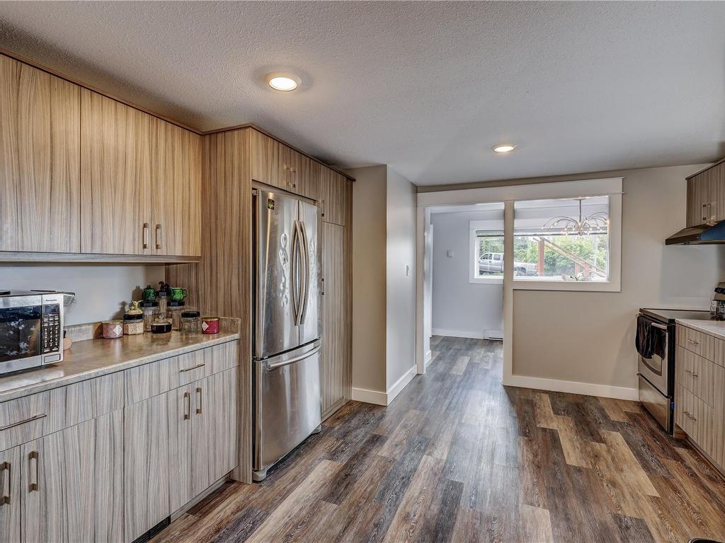 









985


Malaspina

Cres,
Nanaimo,




BC
V9S 2Z9


