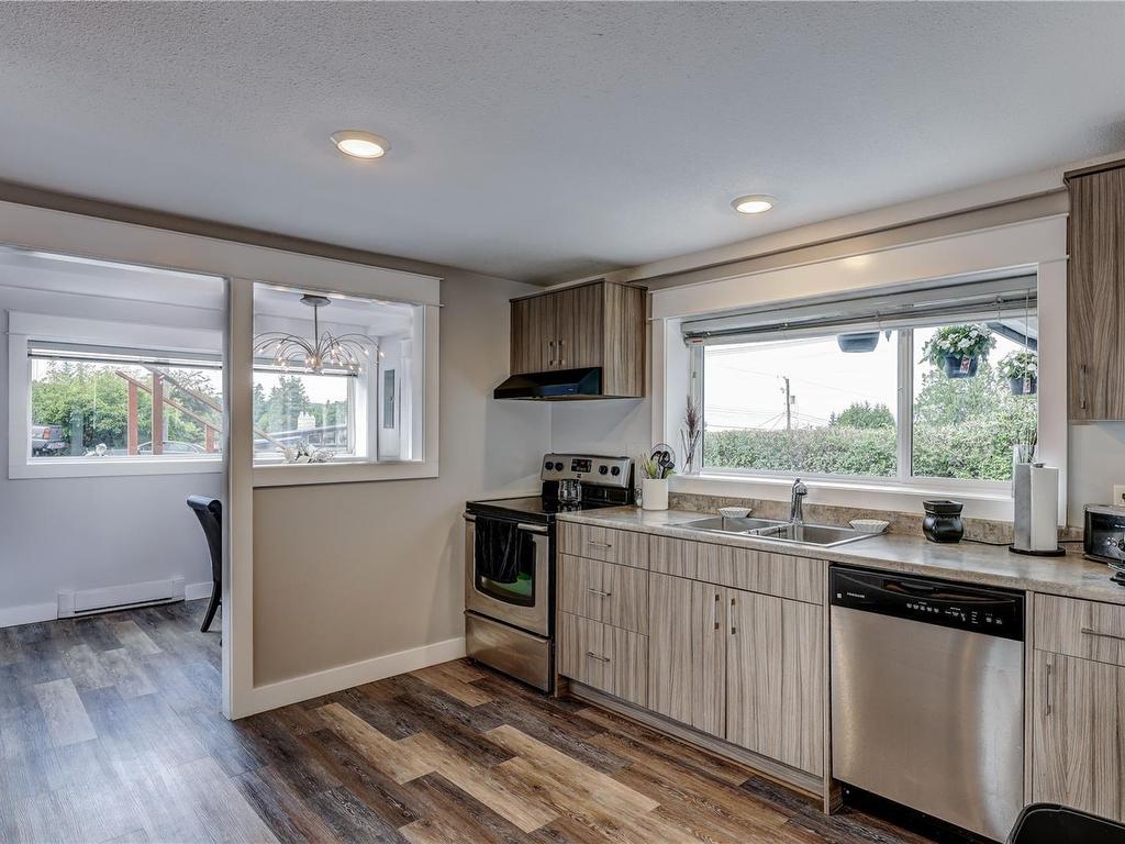 









985


Malaspina

Cres,
Nanaimo,




BC
V9S 2Z9

