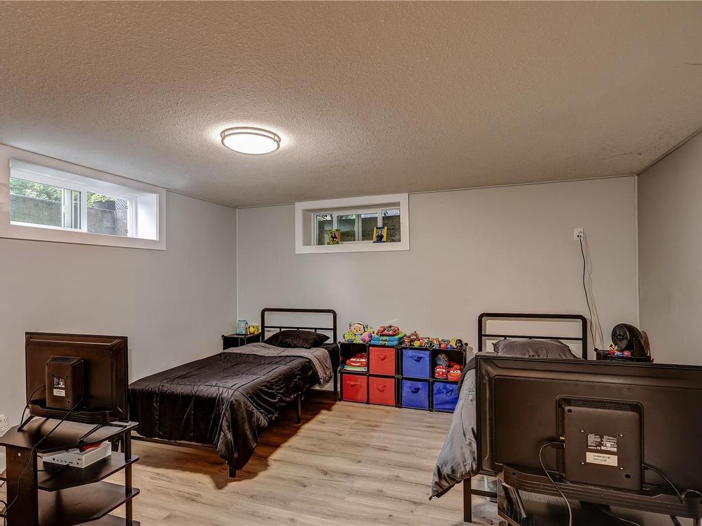 









985


Malaspina

Cres,
Nanaimo,




BC
V9S 2Z9

