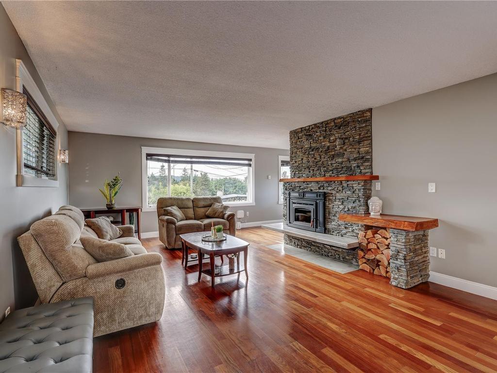 









985


Malaspina

Cres,
Nanaimo,




BC
V9S 2Z9

