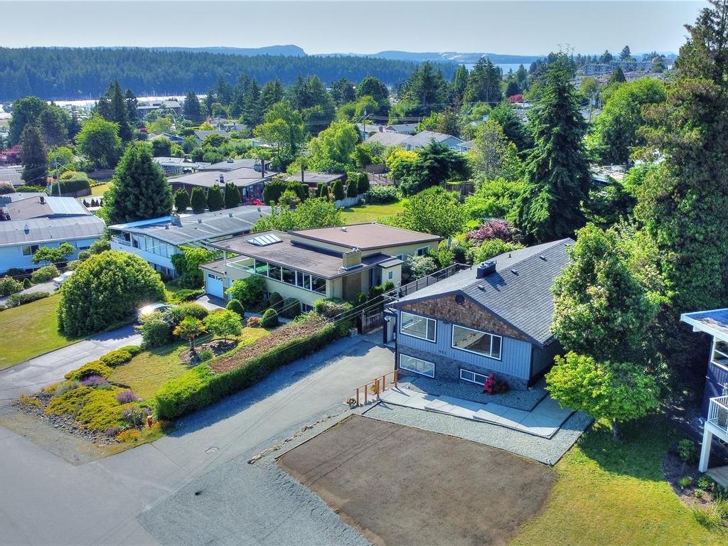 









985


Malaspina

Cres,
Nanaimo,




BC
V9S 2Z9


