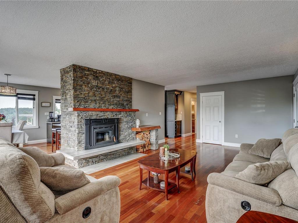 









985


Malaspina

Cres,
Nanaimo,




BC
V9S 2Z9

