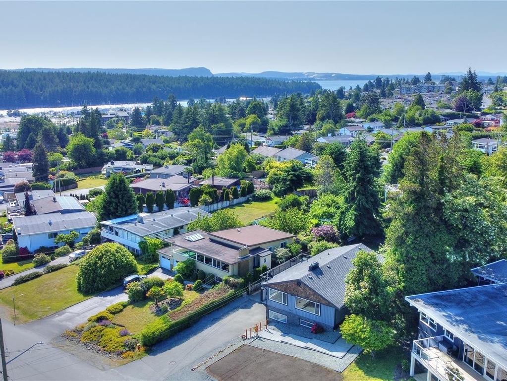 









985


Malaspina

Cres,
Nanaimo,




BC
V9S 2Z9

