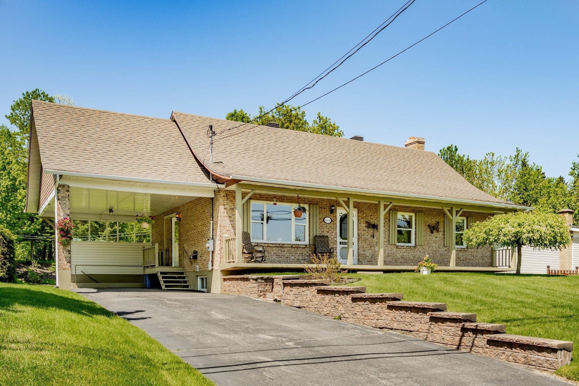 









444


Rue Jeanne-Mance

,
Coaticook,




QC
J1A1W5

