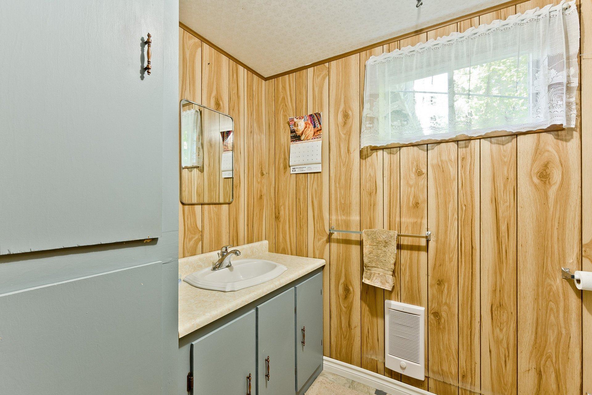 









444


Rue Jeanne-Mance

,
Coaticook,




QC
J1A1W5

