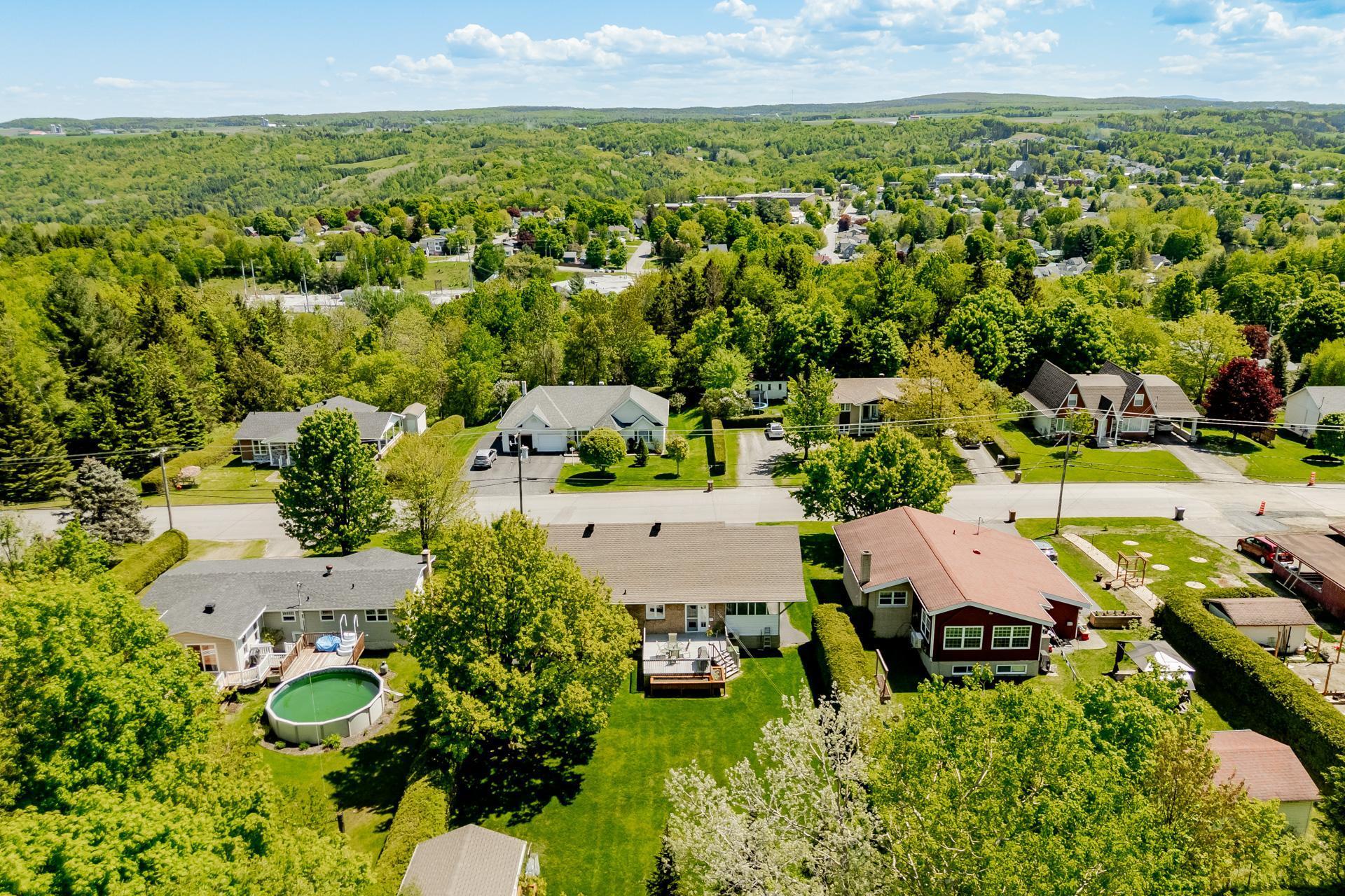 









444


Rue Jeanne-Mance

,
Coaticook,




QC
J1A1W5

