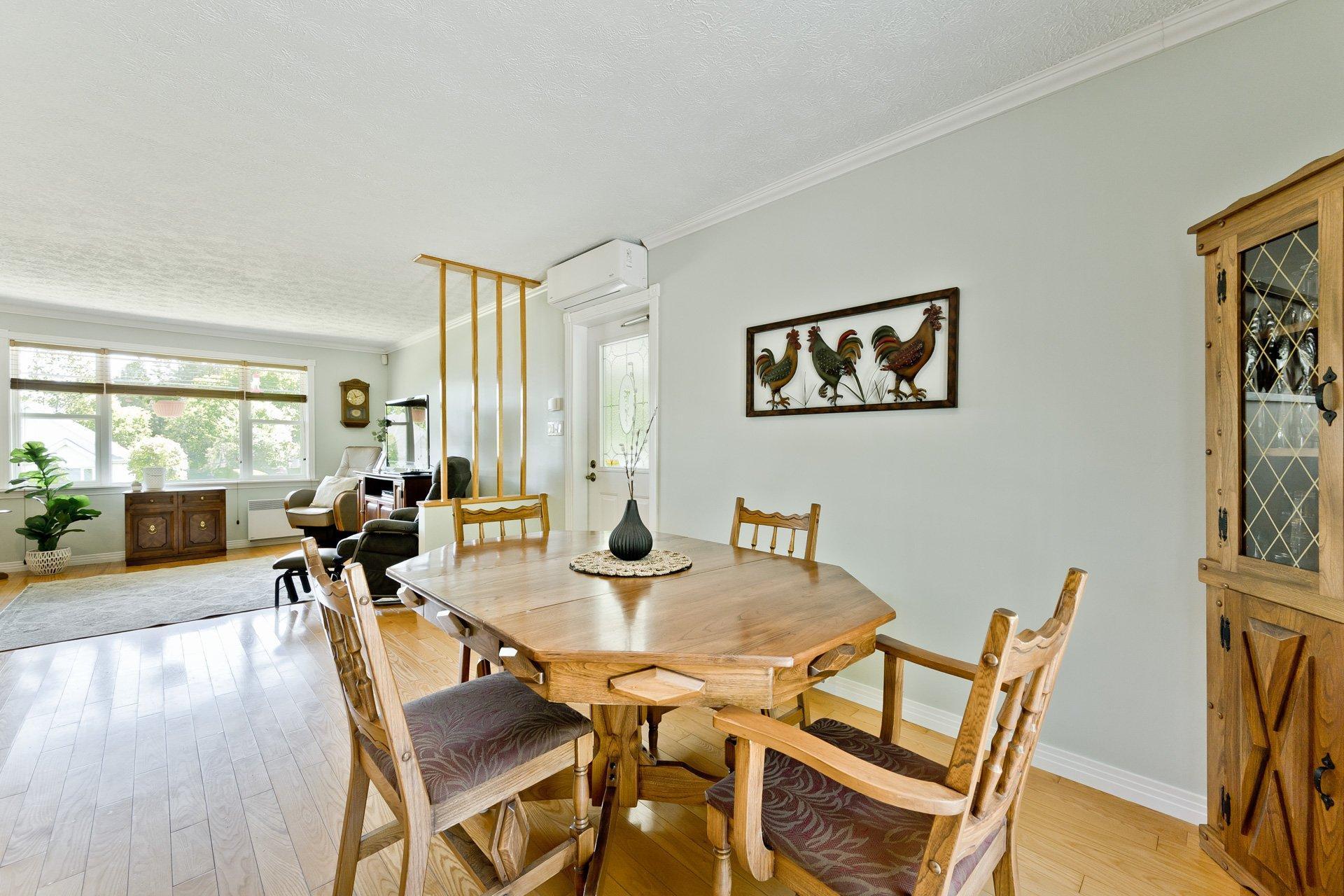 









444


Rue Jeanne-Mance

,
Coaticook,




QC
J1A1W5

