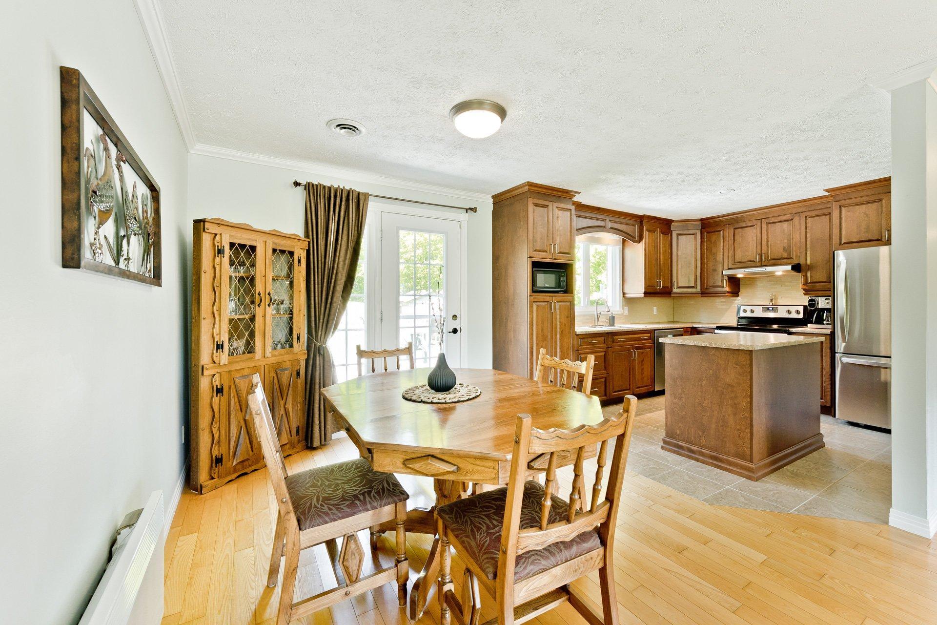 









444


Rue Jeanne-Mance

,
Coaticook,




QC
J1A1W5

