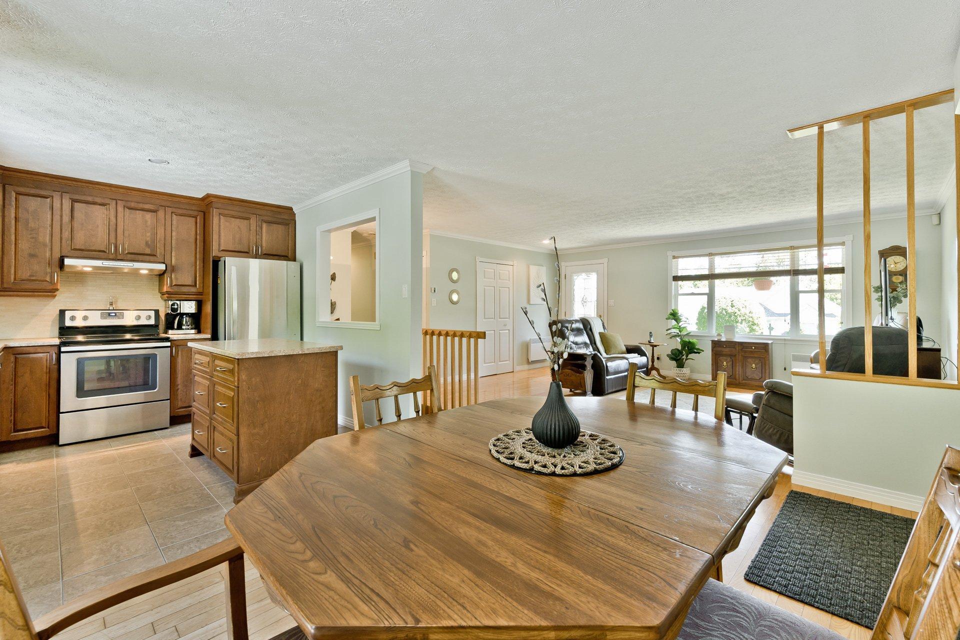 









444


Rue Jeanne-Mance

,
Coaticook,




QC
J1A1W5

