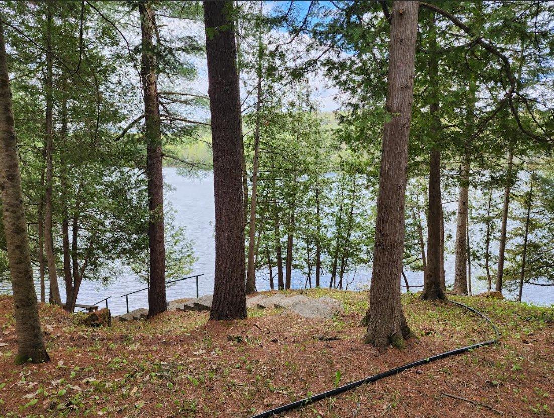 









95

 - 105


Ch. du Paradis

,
Val-des-Monts,




QC
J8N2S9

