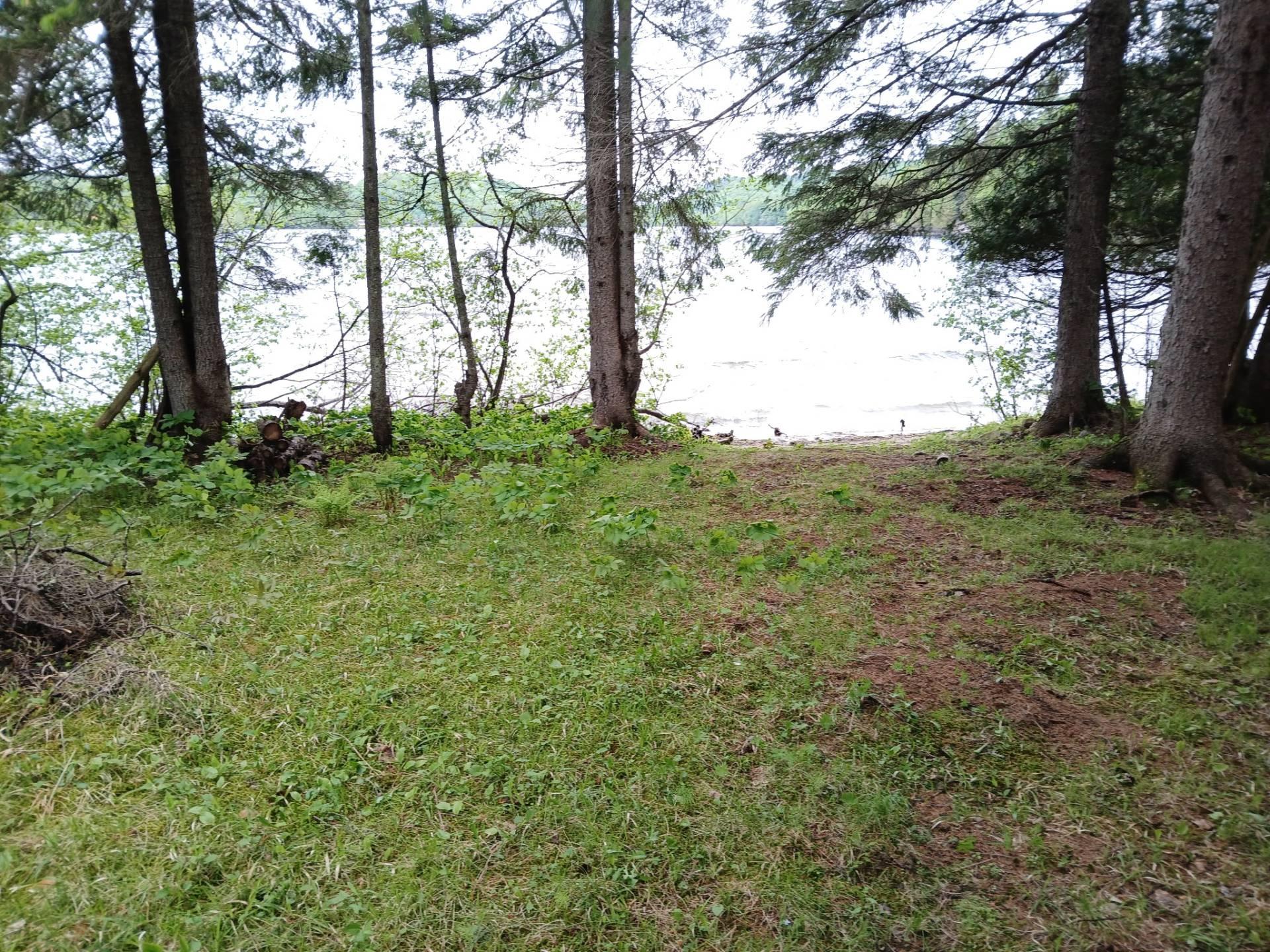 









95

 - 105


Ch. du Paradis

,
Val-des-Monts,




QC
J8N2S9

