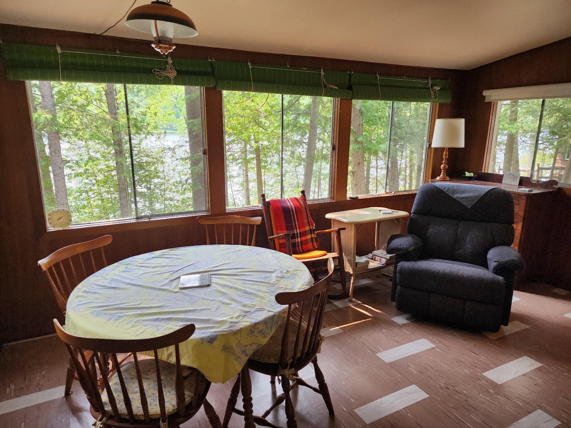 









95

 - 105


Ch. du Paradis

,
Val-des-Monts,




QC
J8N2S9


