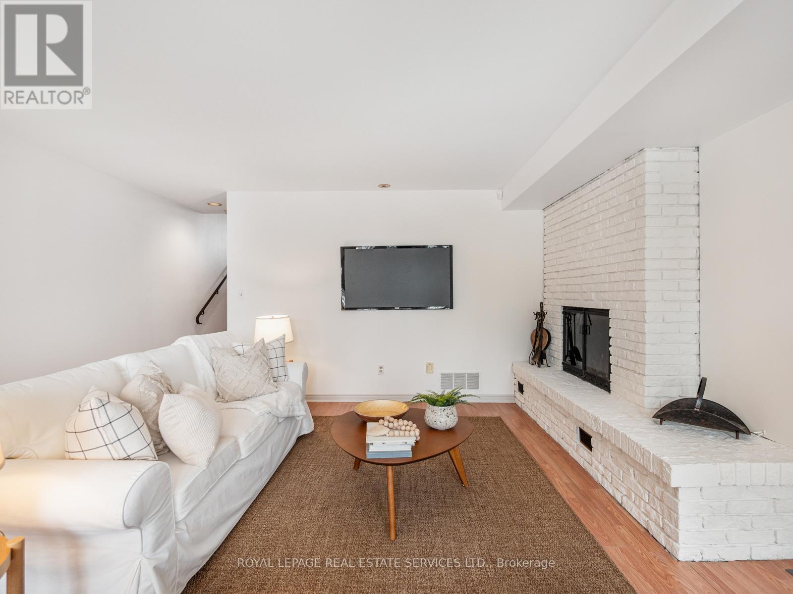 












15754 HEART LAKE ROAD

,
Caledon,




Ontario
L7C2L2

