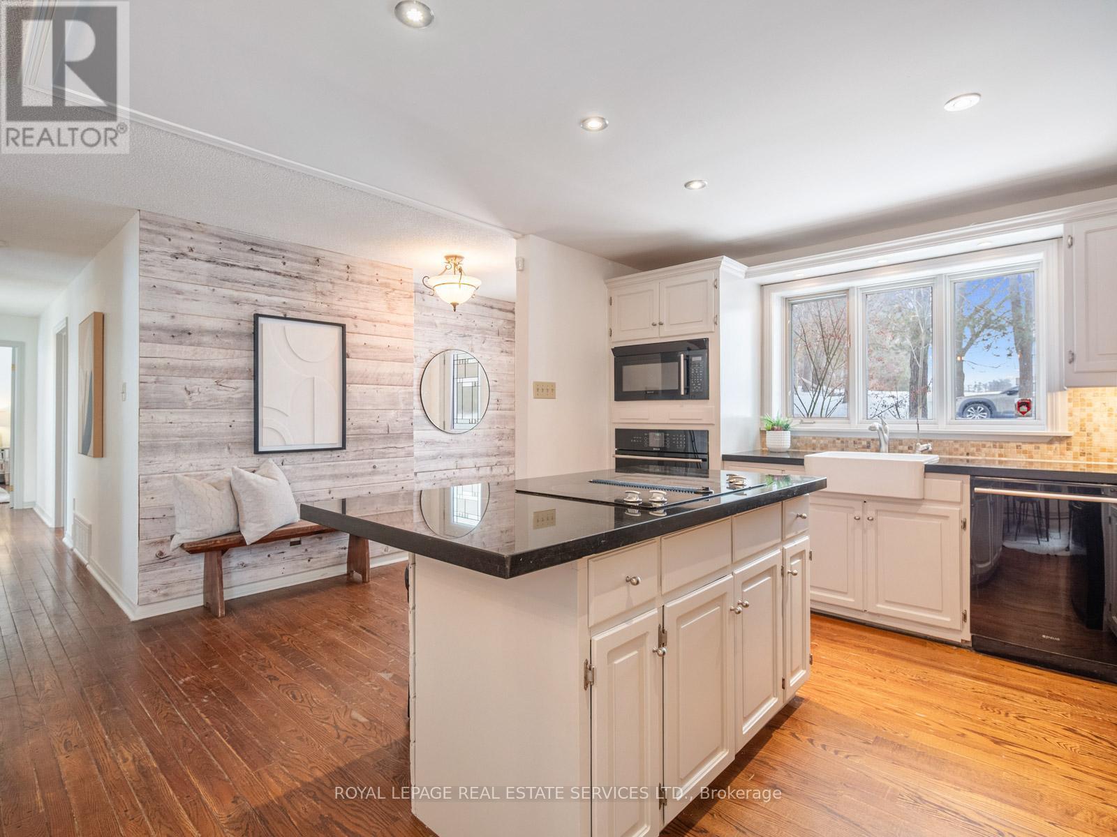 












15754 HEART LAKE ROAD

,
Caledon,




Ontario
L7C2L2


