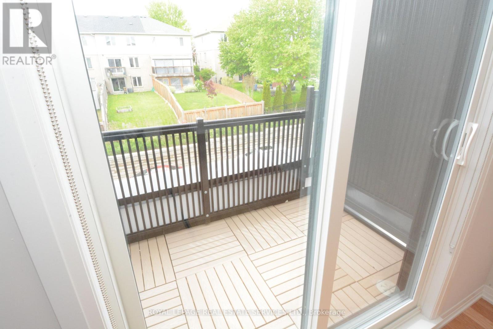 












15 - 40 BAYNES WAY

,
Bradford West Gwillimbury,




Ontario
L3Z4M4

