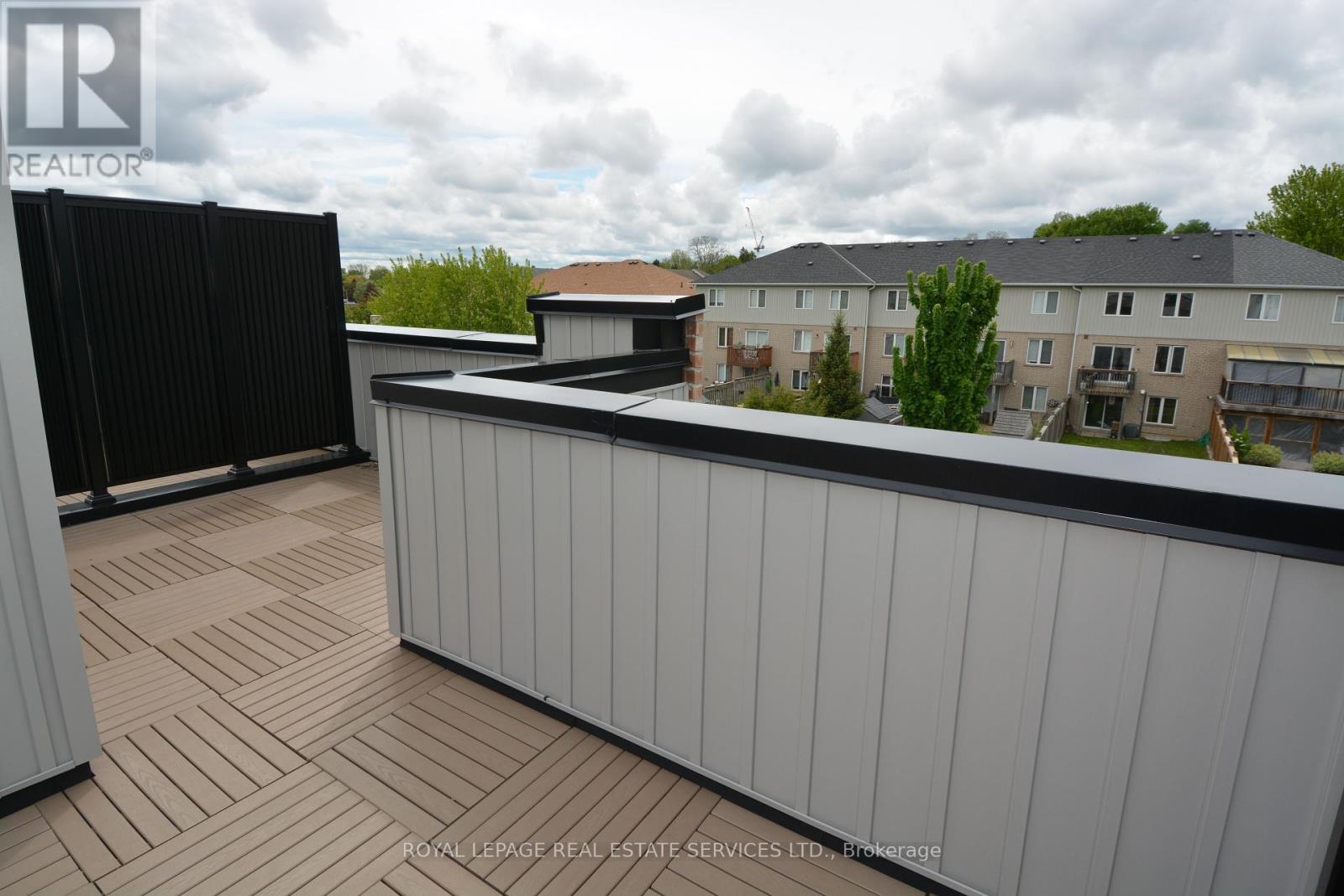 












15 - 40 BAYNES WAY

,
Bradford West Gwillimbury,




Ontario
L3Z4M4

