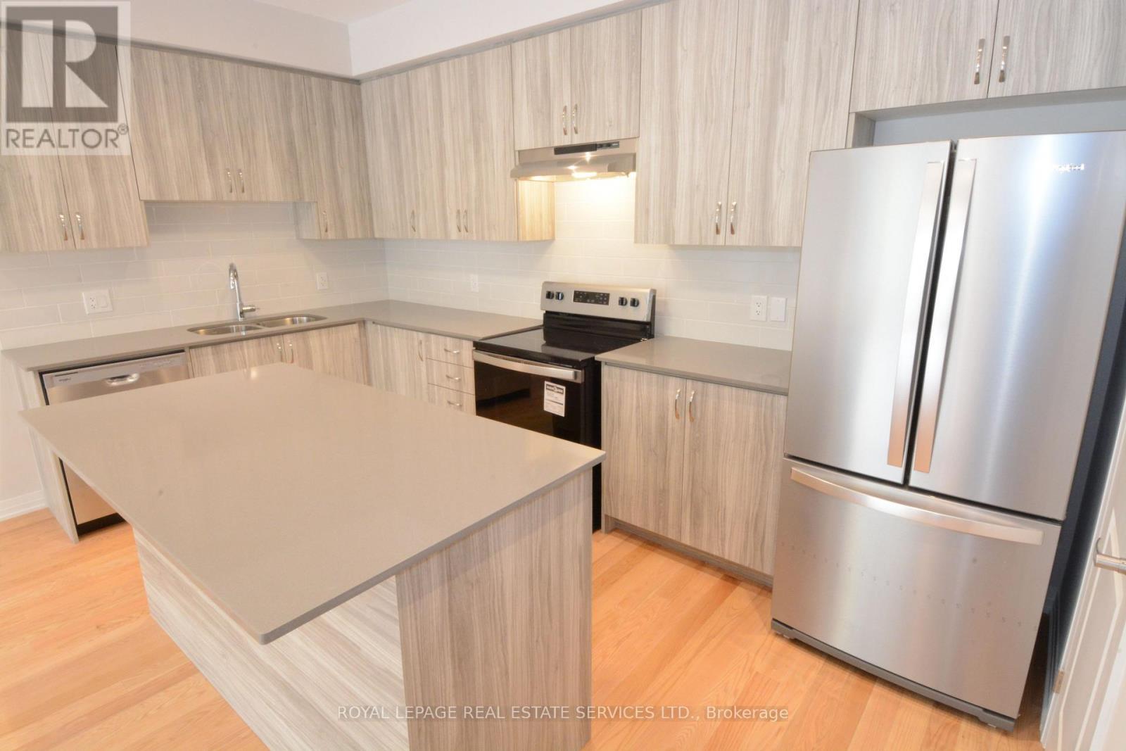 












15 - 40 BAYNES WAY

,
Bradford West Gwillimbury,




Ontario
L3Z4M4

