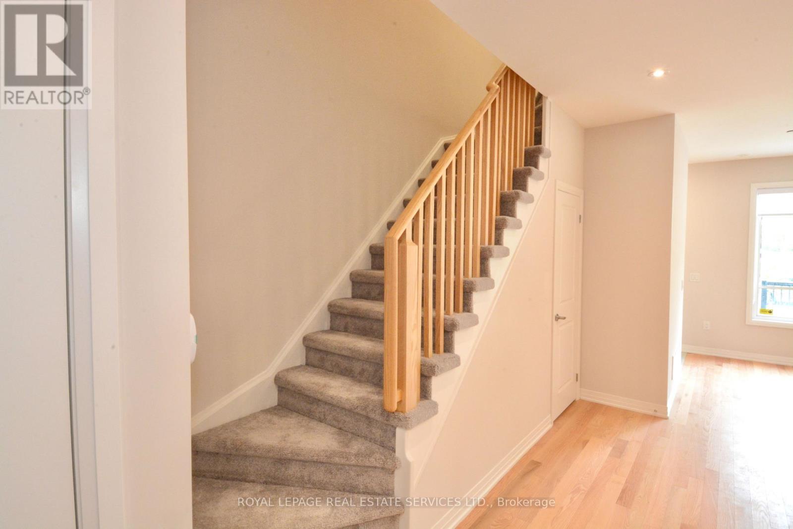 












15 - 40 BAYNES WAY

,
Bradford West Gwillimbury,




Ontario
L3Z4M4

