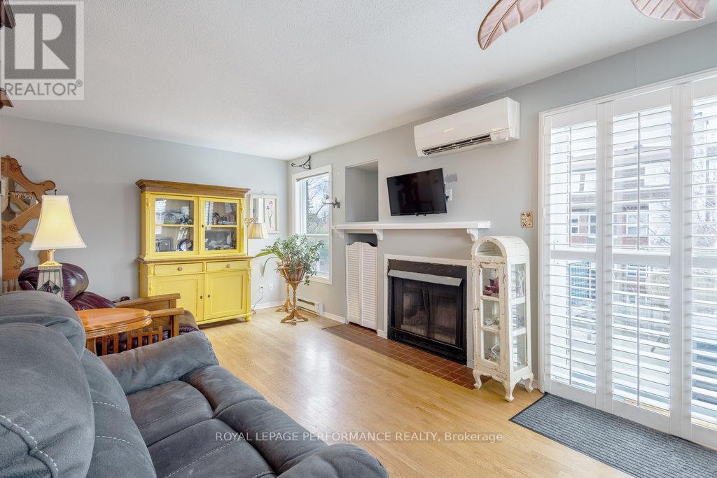 












E - 3066 COUNCILLORS WAY

,
Ottawa,




Ontario
K1T2S7

