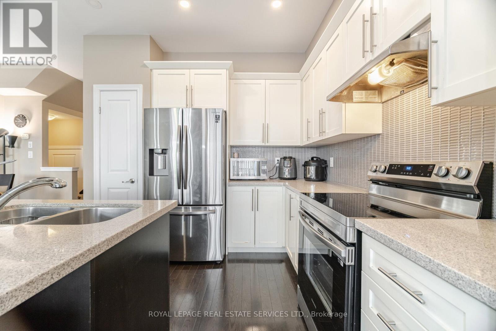 












139 ECHOVALLEY DRIVE

,
Hamilton,




Ontario
L8J0H1

