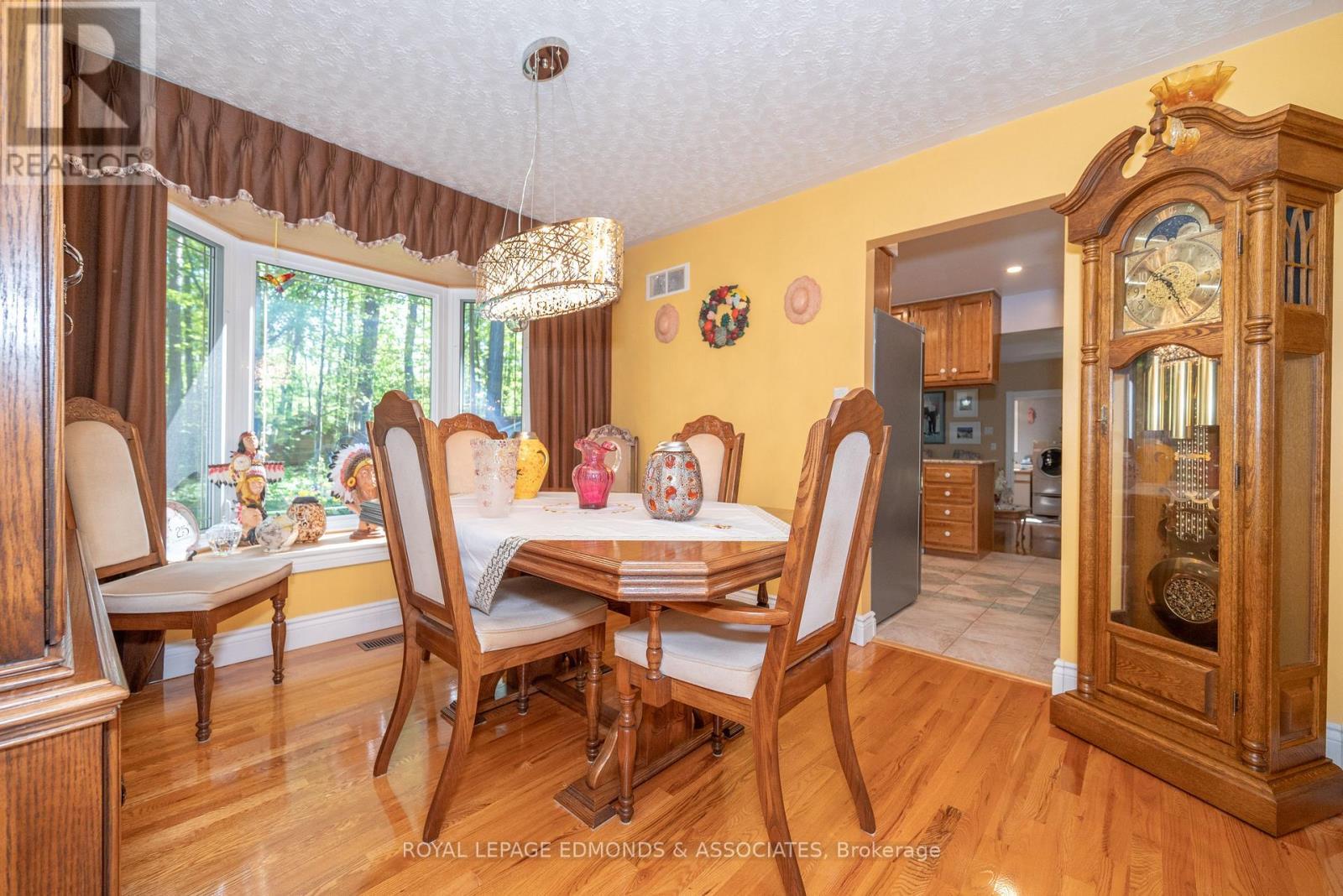 












9 HERITAGE DRIVE

,
Petawawa,




Ontario
K8H3J5

