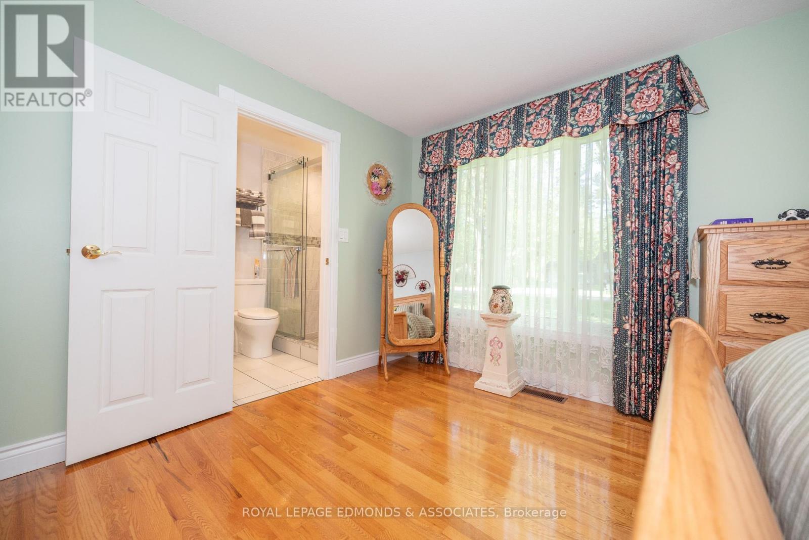 












9 HERITAGE DRIVE

,
Petawawa,




Ontario
K8H3J5

