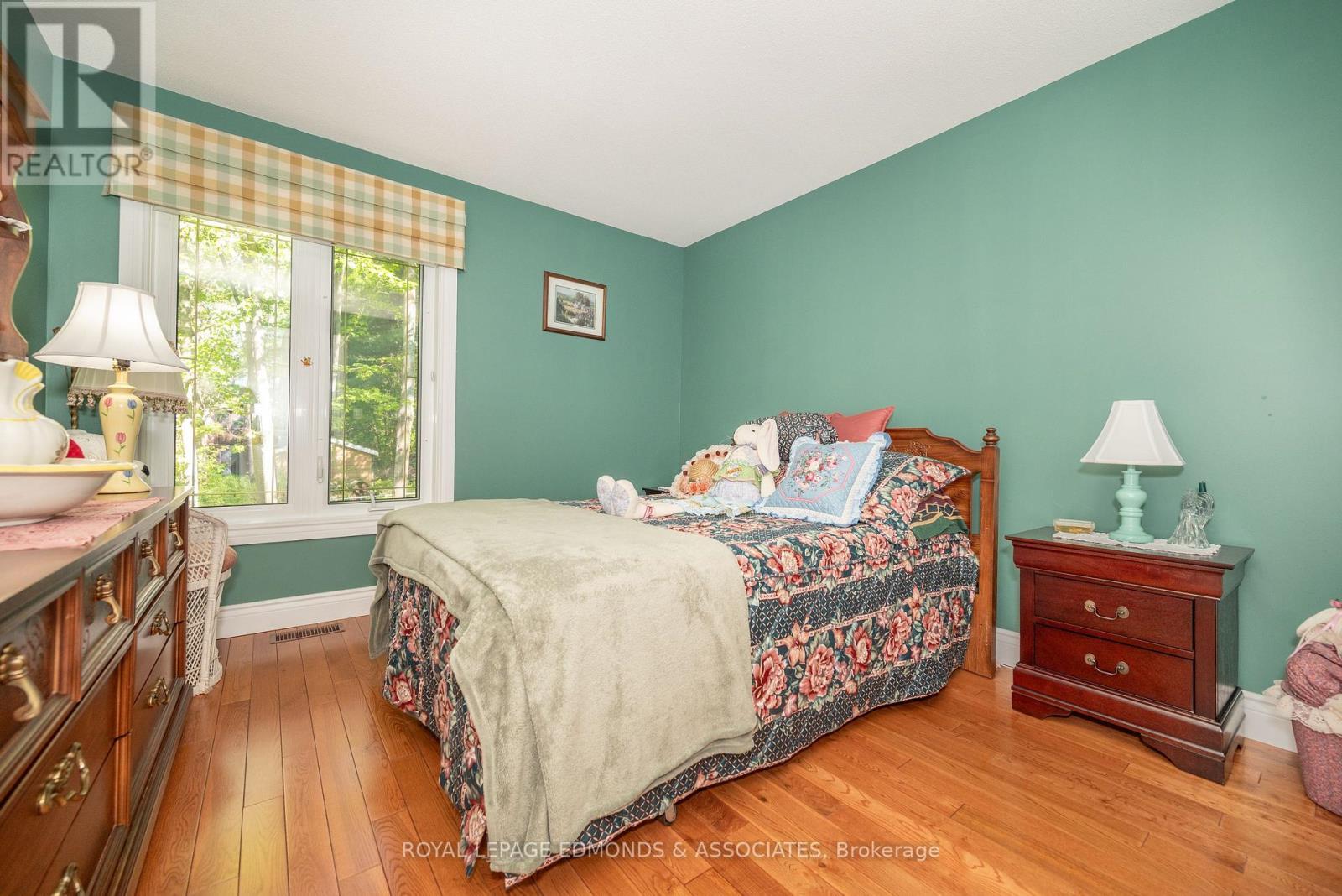 












9 HERITAGE DRIVE

,
Petawawa,




Ontario
K8H3J5

