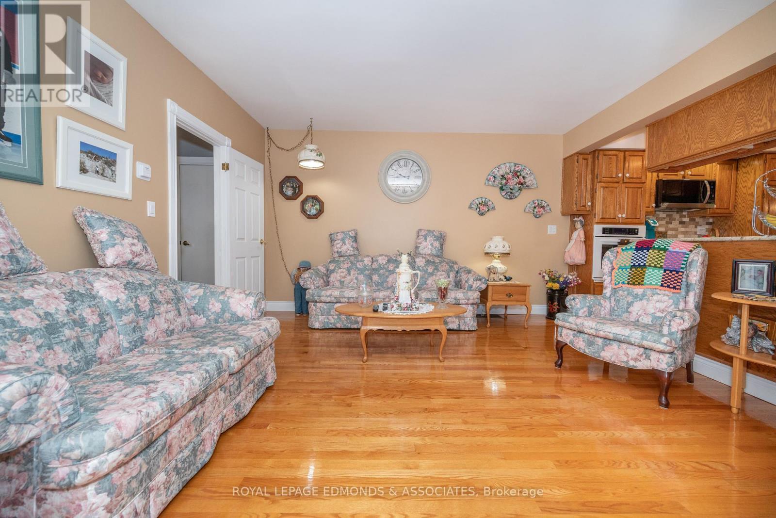 












9 HERITAGE DRIVE

,
Petawawa,




Ontario
K8H3J5

