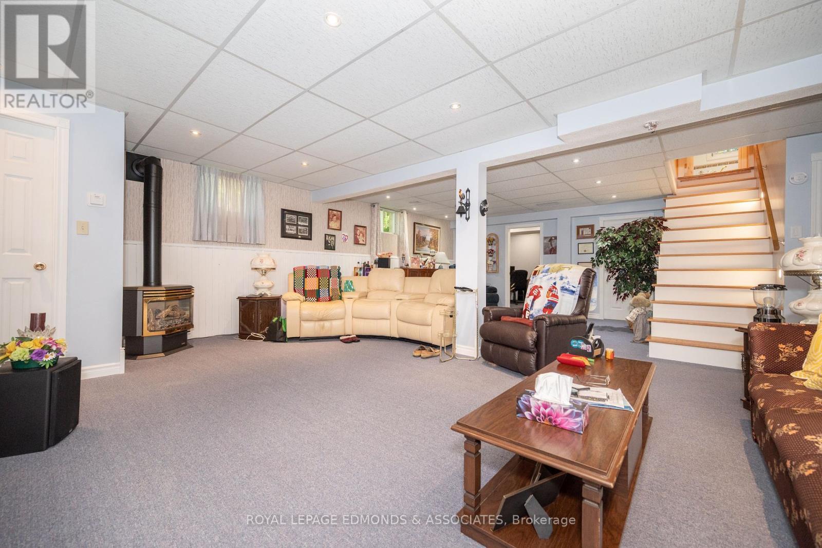 












9 HERITAGE DRIVE

,
Petawawa,




Ontario
K8H3J5

