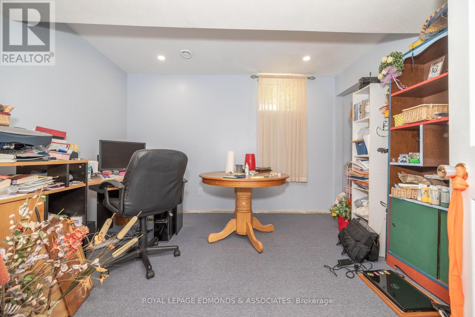 












9 HERITAGE DRIVE

,
Petawawa,




Ontario
K8H3J5

