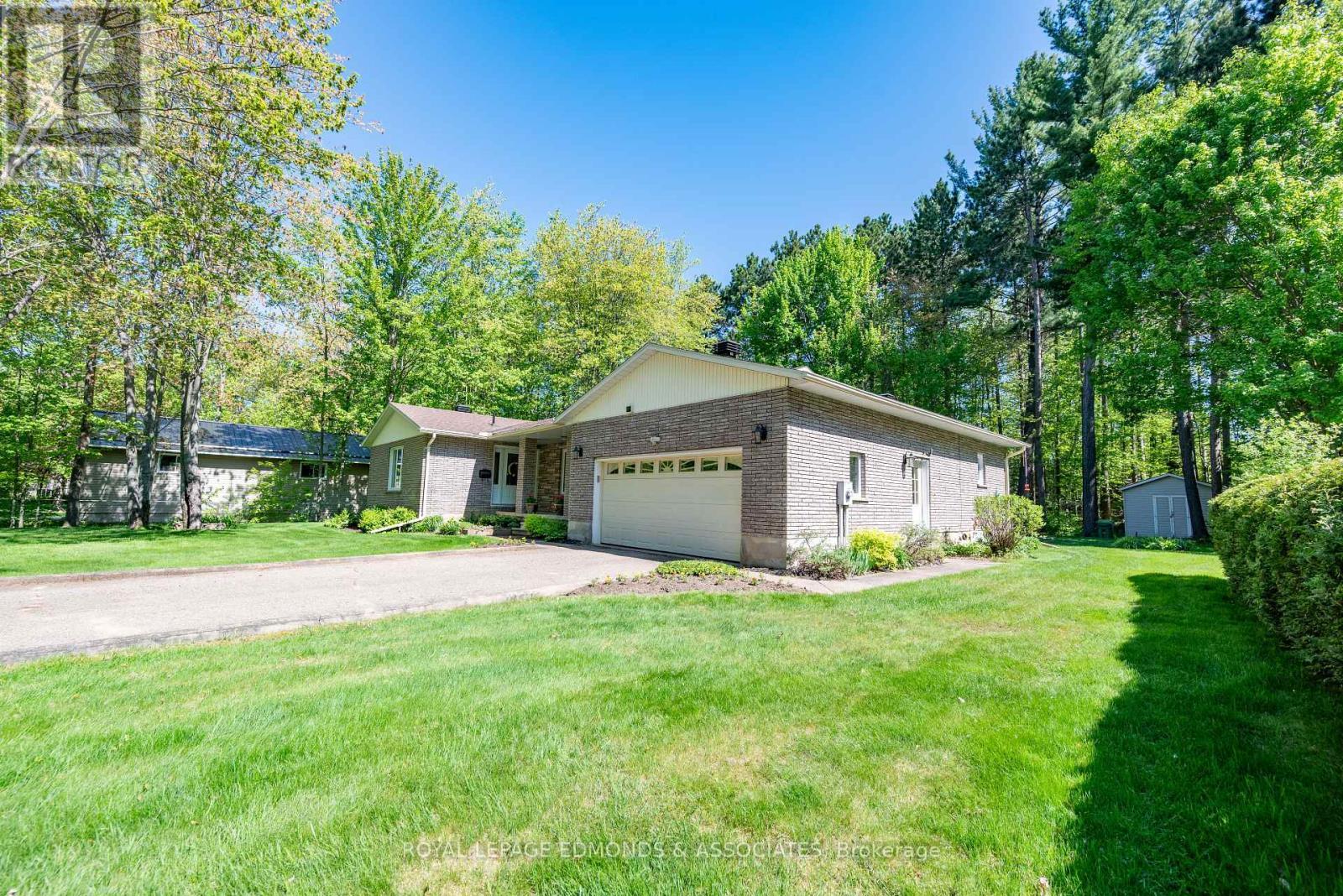 












9 HERITAGE DRIVE

,
Petawawa,




Ontario
K8H3J5

