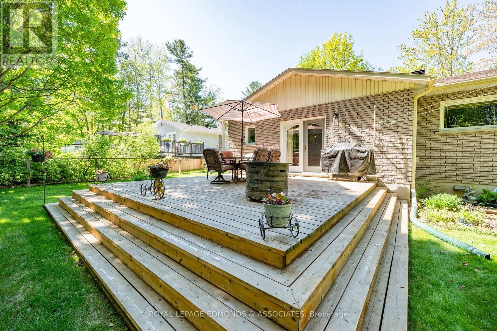 












9 HERITAGE DRIVE

,
Petawawa,




Ontario
K8H3J5

