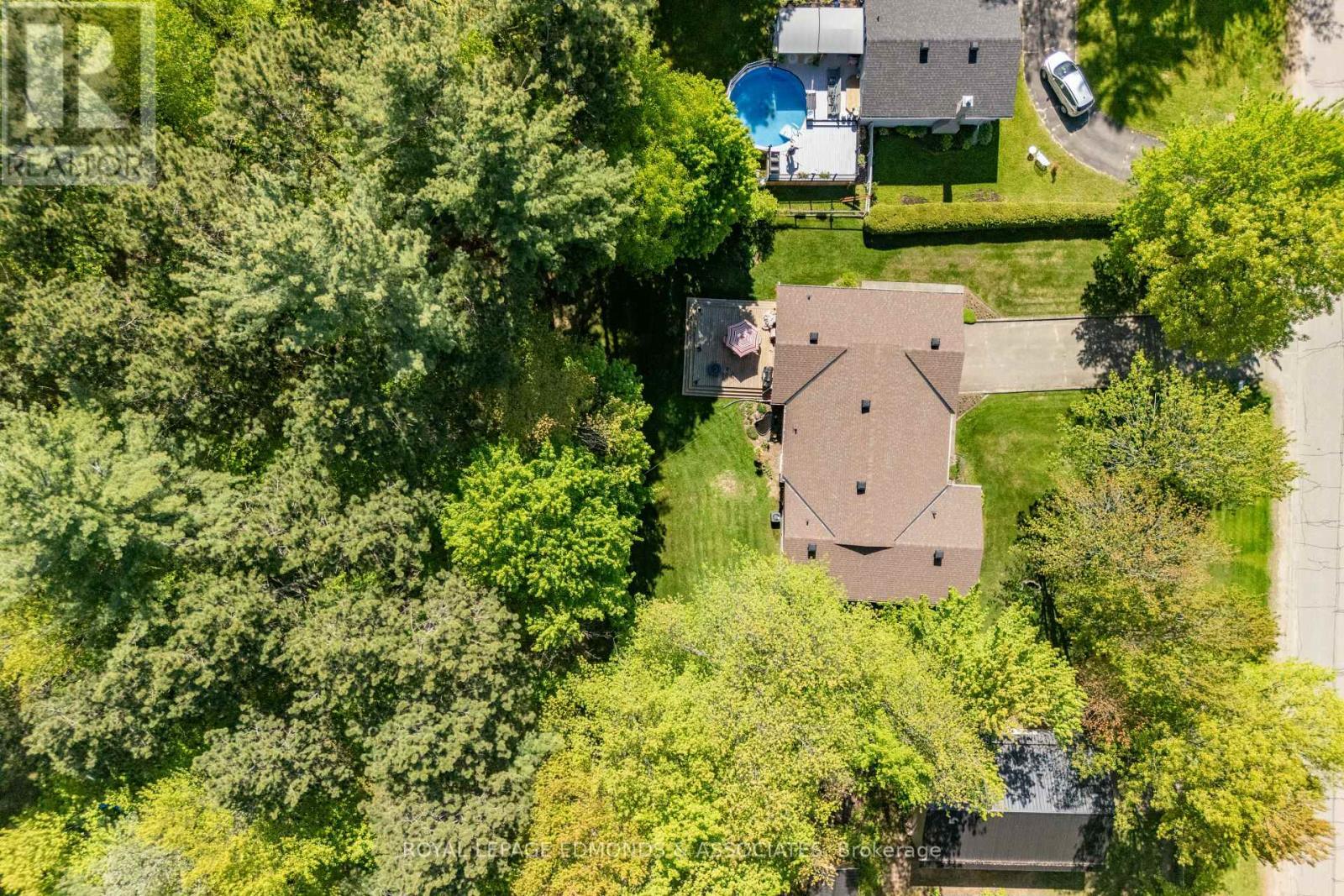 












9 HERITAGE DRIVE

,
Petawawa,




Ontario
K8H3J5


